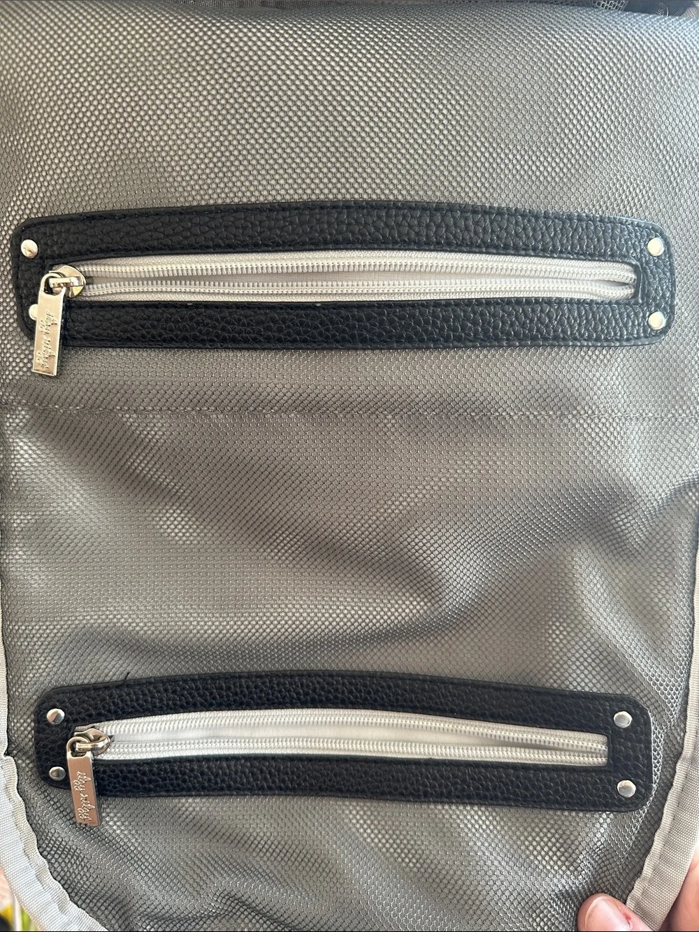 Itzy Ritzy sleek black
